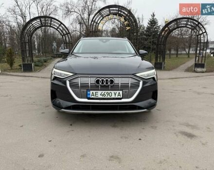 Сірий Ауді E-Tron, об'ємом двигуна 0 л та пробігом 84 тис. км за 26999 $, фото 12 на Automoto.ua
