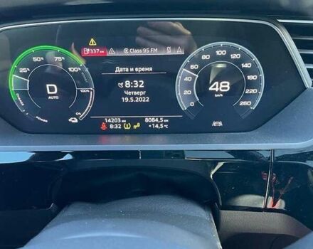 Серый Ауди E-Tron, объемом двигателя 0 л и пробегом 35 тыс. км за 53900 $, фото 3 на Automoto.ua