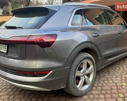 Серый Ауди E-Tron, объемом двигателя 0 л и пробегом 97 тыс. км за 23000 $, фото 4 на Automoto.ua