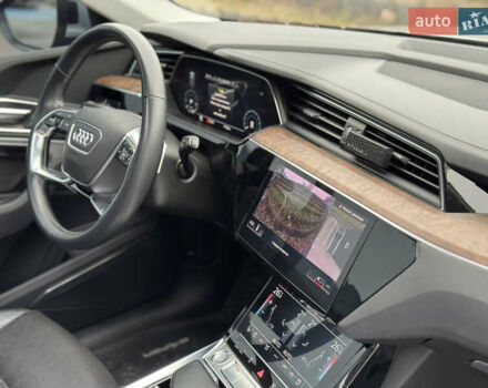 Сірий Ауді E-Tron, об'ємом двигуна 0 л та пробігом 69 тис. км за 32500 $, фото 24 на Automoto.ua