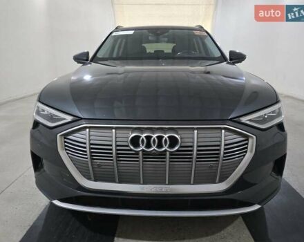 Серый Ауди E-Tron, объемом двигателя 0 л и пробегом 800 тыс. км за 26200 $, фото 4 на Automoto.ua