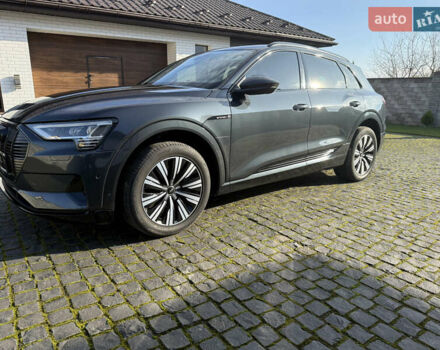 Серый Ауди E-Tron, объемом двигателя 0 л и пробегом 104 тыс. км за 31499 $, фото 12 на Automoto.ua
