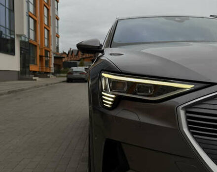 Сірий Ауді E-Tron, об'ємом двигуна 0 л та пробігом 75 тис. км за 34300 $, фото 8 на Automoto.ua