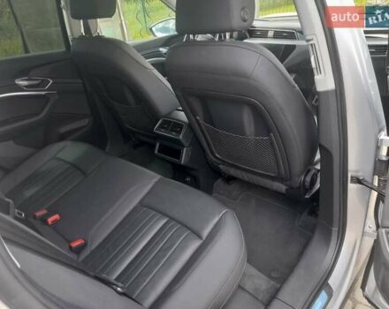 Сірий Ауді E-Tron, об'ємом двигуна 0 л та пробігом 91 тис. км за 26250 $, фото 17 на Automoto.ua