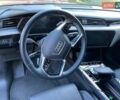 Серый Ауди E-Tron, объемом двигателя 0 л и пробегом 35 тыс. км за 53900 $, фото 2 на Automoto.ua