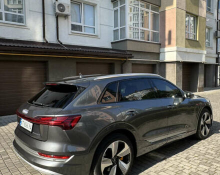 Серый Ауди E-Tron, объемом двигателя 0 л и пробегом 86 тыс. км за 33500 $, фото 5 на Automoto.ua