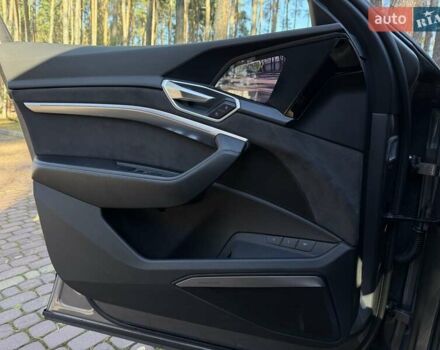Серый Ауди E-Tron, объемом двигателя 0 л и пробегом 83 тыс. км за 32700 $, фото 30 на Automoto.ua