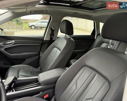 Серый Ауди E-Tron, объемом двигателя 0 л и пробегом 116 тыс. км за 25900 $, фото 18 на Automoto.ua