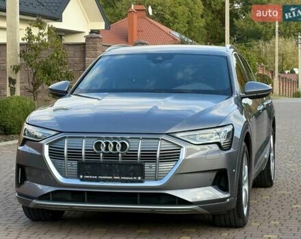 Ауді E-Tron 2019 у Рівному на Automoto.ua Сірий Ауді E-Tron, об'ємом двигуна 0 л та пробігом 139 тис. км за 26900 $, фото 2 на Automoto.ua