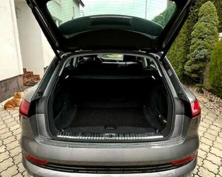 Серый Ауди E-Tron, объемом двигателя 0 л и пробегом 122 тыс. км за 27500 $, фото 26 на Automoto.ua