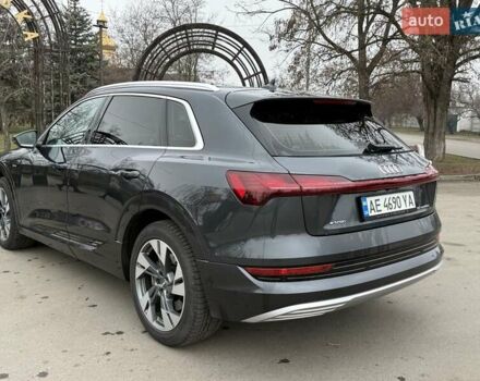 Сірий Ауді E-Tron, об'ємом двигуна 0 л та пробігом 84 тис. км за 26999 $, фото 4 на Automoto.ua