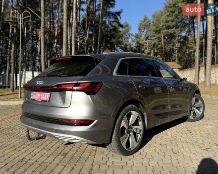 Серый Ауди E-Tron, объемом двигателя 0 л и пробегом 83 тыс. км за 32700 $, фото 7 на Automoto.ua