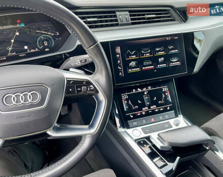 Серый Ауди E-Tron, объемом двигателя 0 л и пробегом 160 тыс. км за 23300 $, фото 10 на Automoto.ua