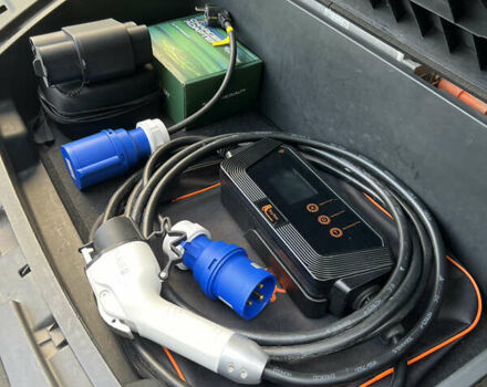 Серый Ауди E-Tron, объемом двигателя 0 л и пробегом 159 тыс. км за 25800 $, фото 22 на Automoto.ua