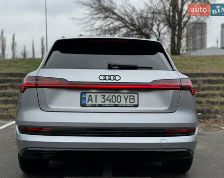 Сірий Ауді E-Tron, об'ємом двигуна 0 л та пробігом 69 тис. км за 32500 $, фото 12 на Automoto.ua