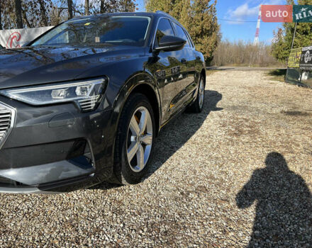 Сірий Ауді E-Tron, об'ємом двигуна 0 л та пробігом 148 тис. км за 29900 $, фото 4 на Automoto.ua