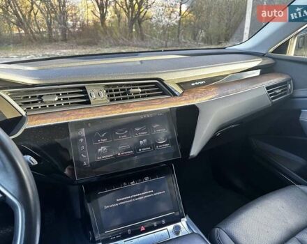Сірий Ауді E-Tron, об'ємом двигуна 0 л та пробігом 52 тис. км за 35000 $, фото 11 на Automoto.ua