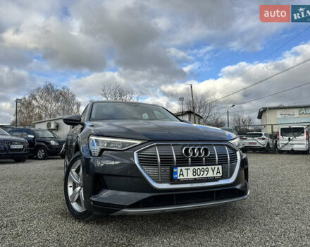 Серый Ауди E-Tron, объемом двигателя 0 л и пробегом 162 тыс. км за 20850 $, фото 2 на Automoto.ua