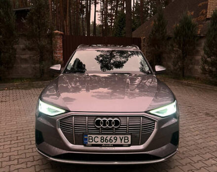 Серый Ауди E-Tron, объемом двигателя 0 л и пробегом 86 тыс. км за 31000 $, фото 1 на Automoto.ua