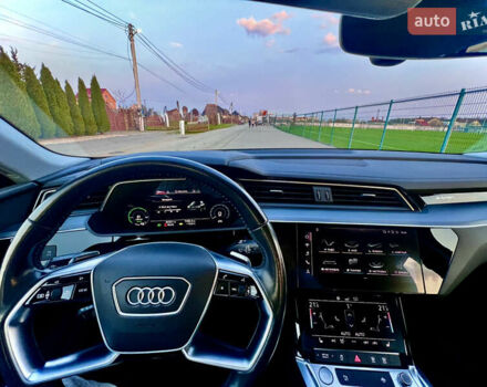 Серый Ауди E-Tron, объемом двигателя 0 л и пробегом 94 тыс. км за 33800 $, фото 6 на Automoto.ua