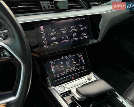 Сірий Ауді E-Tron, об'ємом двигуна 0 л та пробігом 61 тис. км за 24500 $, фото 30 на Automoto.ua