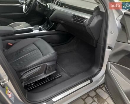 Сірий Ауді E-Tron, об'ємом двигуна 0 л та пробігом 91 тис. км за 26250 $, фото 21 на Automoto.ua