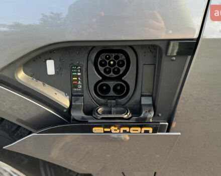 Серый Ауди E-Tron, объемом двигателя 0 л и пробегом 60 тыс. км за 32500 $, фото 21 на Automoto.ua