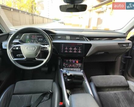 Сірий Ауді E-Tron, об'ємом двигуна 0 л та пробігом 128 тис. км за 29500 $, фото 23 на Automoto.ua