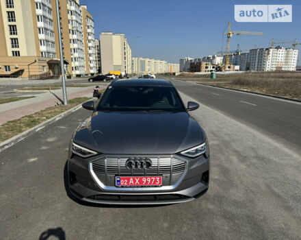 Сірий Ауді E-Tron, об'ємом двигуна 0 л та пробігом 74 тис. км за 38900 $, фото 22 на Automoto.ua