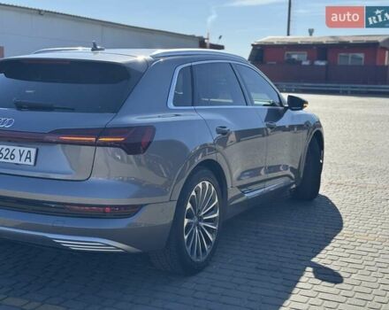 Серый Ауди E-Tron, объемом двигателя 0 л и пробегом 68 тыс. км за 31500 $, фото 4 на Automoto.ua