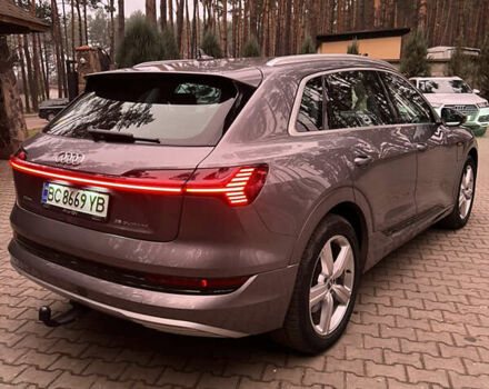 Серый Ауди E-Tron, объемом двигателя 0 л и пробегом 86 тыс. км за 31000 $, фото 3 на Automoto.ua