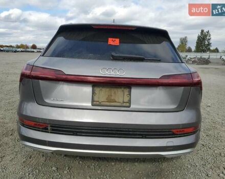 Серый Ауди E-Tron, объемом двигателя 0 л и пробегом 75 тыс. км за 9000 $, фото 2 на Automoto.ua