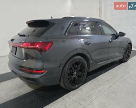 Серый Ауди E-Tron, объемом двигателя 0 л и пробегом 800 тыс. км за 26200 $, фото 3 на Automoto.ua