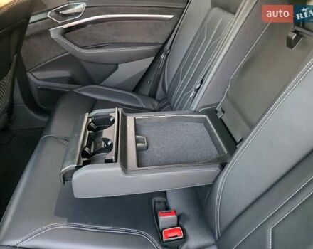 Серый Ауди E-Tron, объемом двигателя 0 л и пробегом 172 тыс. км за 30999 $, фото 30 на Automoto.ua