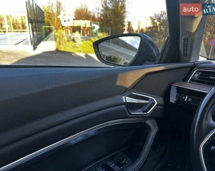 Сірий Ауді E-Tron, об'ємом двигуна 0 л та пробігом 52 тис. км за 35000 $, фото 12 на Automoto.ua
