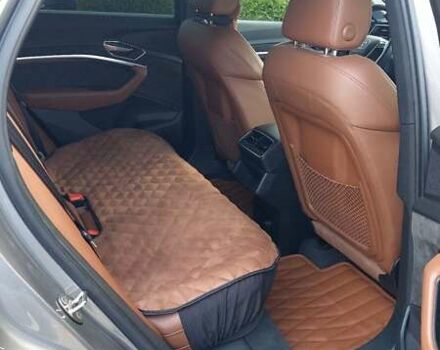 Сірий Ауді E-Tron, об'ємом двигуна 0 л та пробігом 118 тис. км за 31000 $, фото 5 на Automoto.ua