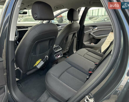 Серый Ауди E-Tron, объемом двигателя 0 л и пробегом 162 тыс. км за 20850 $, фото 13 на Automoto.ua