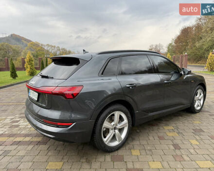 Серый Ауди E-Tron, объемом двигателя 0 л и пробегом 180 тыс. км за 26900 $, фото 4 на Automoto.ua