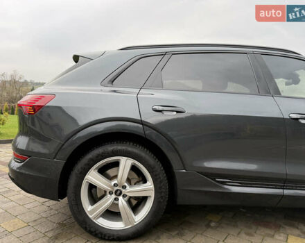 Серый Ауди E-Tron, объемом двигателя 0 л и пробегом 180 тыс. км за 26900 $, фото 10 на Automoto.ua