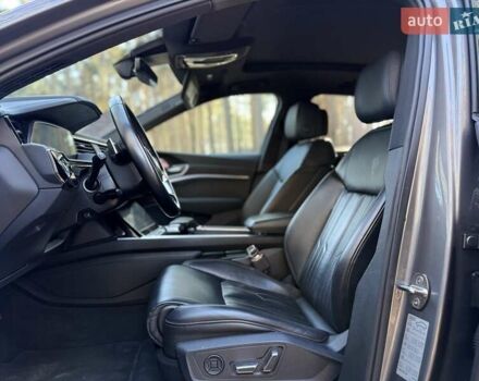 Серый Ауди E-Tron, объемом двигателя 0 л и пробегом 83 тыс. км за 32700 $, фото 18 на Automoto.ua