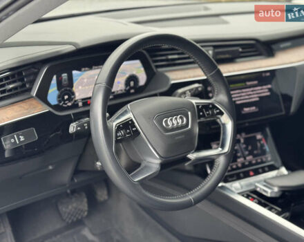 Сірий Ауді E-Tron, об'ємом двигуна 0 л та пробігом 69 тис. км за 32500 $, фото 14 на Automoto.ua