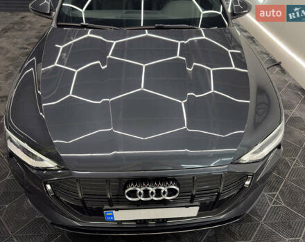 Серый Ауди E-Tron, объемом двигателя 0 л и пробегом 86 тыс. км за 32500 $, фото 4 на Automoto.ua