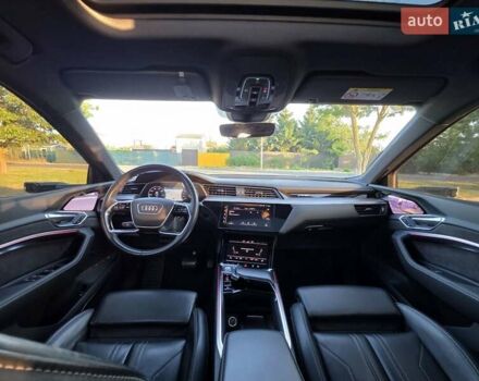 Серый Ауди E-Tron, объемом двигателя 0 л и пробегом 172 тыс. км за 30999 $, фото 33 на Automoto.ua