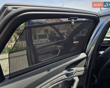 Сірий Ауді E-Tron, об'ємом двигуна 0 л та пробігом 99 тис. км за 30990 $, фото 9 на Automoto.ua