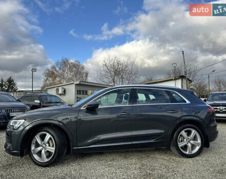 Серый Ауди E-Tron, объемом двигателя 0 л и пробегом 162 тыс. км за 20850 $, фото 52 на Automoto.ua