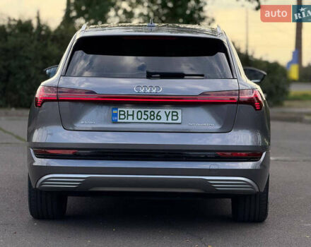 Сірий Ауді E-Tron, об'ємом двигуна 0 л та пробігом 61 тис. км за 24500 $, фото 19 на Automoto.ua