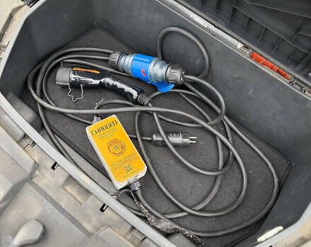 Серый Ауди E-Tron, объемом двигателя 0 л и пробегом 86 тыс. км за 33000 $, фото 70 на Automoto.ua