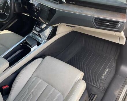 Серый Ауди E-Tron, объемом двигателя 0 л и пробегом 142 тыс. км за 27500 $, фото 11 на Automoto.ua