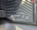 Сірий Ауді E-Tron, об'ємом двигуна 0 л та пробігом 99 тис. км за 30990 $, фото 13 на Automoto.ua