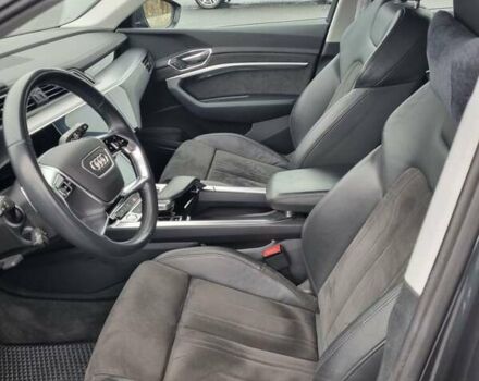 Сірий Ауді E-Tron, об'ємом двигуна 0 л та пробігом 98 тис. км за 30000 $, фото 11 на Automoto.ua